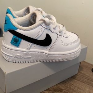 Air Force 1 WorldWide Blue Sneaks